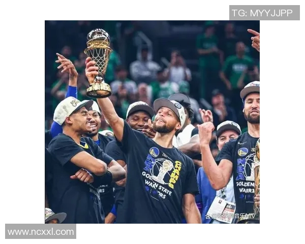 杜球星再度闪耀赛场 打破纪录带领球队勇夺冠军奖杯